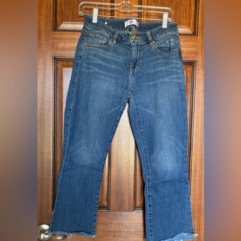 CAbi Women's Medium Blue Kick It Crop Jeans. Size 4.